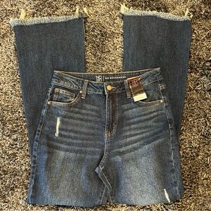 🌺NWT NO BOUNDARIES HIGH RISE DARK WASH FLARE DENIM JEANS SIZE 7🌺